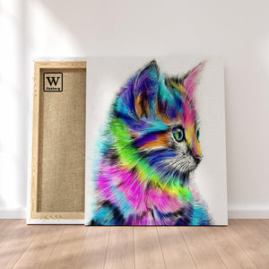 Première image de la peinture par numéro, Chat Arc-en-Ciel , dans un cadre en bois sur du parquet.